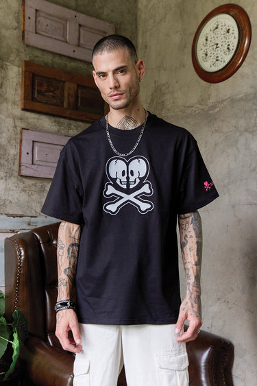 A Heart Of Skulls Oversized T-shirt - BonkersCorner