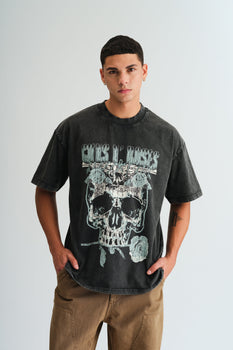 Bonkers Corner oversized Guns N' Roses US Tour 1991 T-shirt featuring band logo and tour artwork on black fabric.