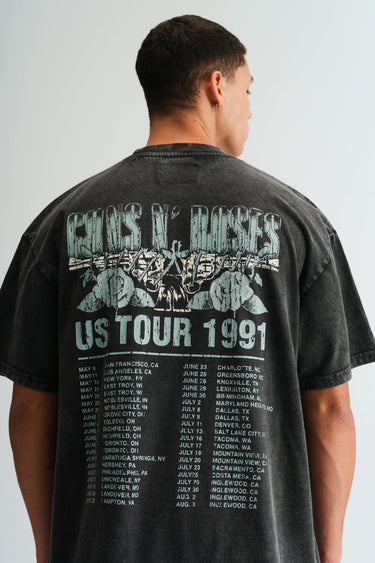 Bonkers Corner Guns N Roses US Tour 1991 oversized T-shirt featuring band logo and tour graphics on soft fabric.