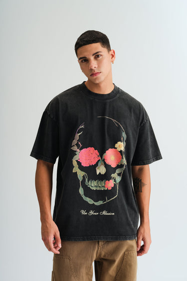 Bonkers Corner Guns N Roses Use Your Illusion oversized T-shirt featuring band logo and artwork, casual fit, black fabric.
