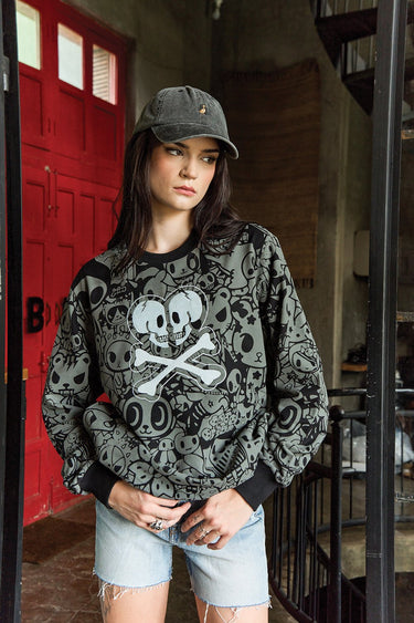 Bonkers Corner Heart Away sweatshirt in XS with a heart graphic design on the front, made of soft, comfortable fabric.