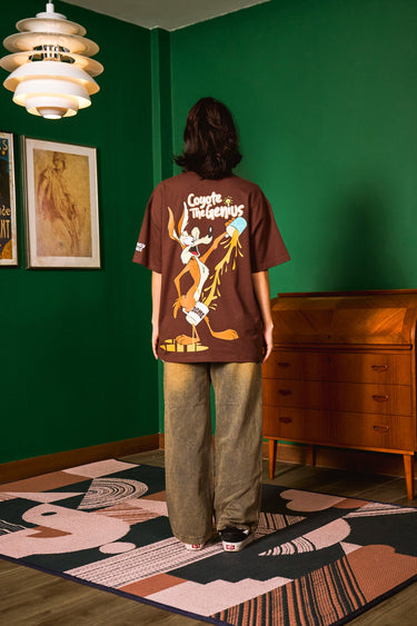 Bonkers Corner Coyote The Genius oversized T-shirt in XXS, featuring a bold graphic design on soft cotton fabric.